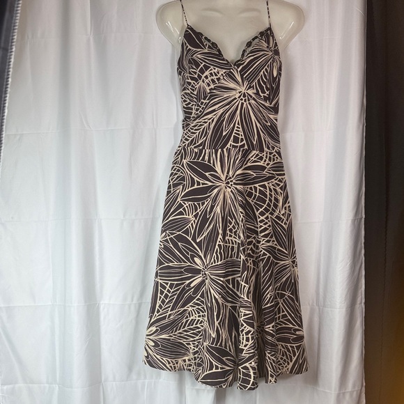 Newport News Black and Cream Floral Midi Dress - Picture 6 of 12